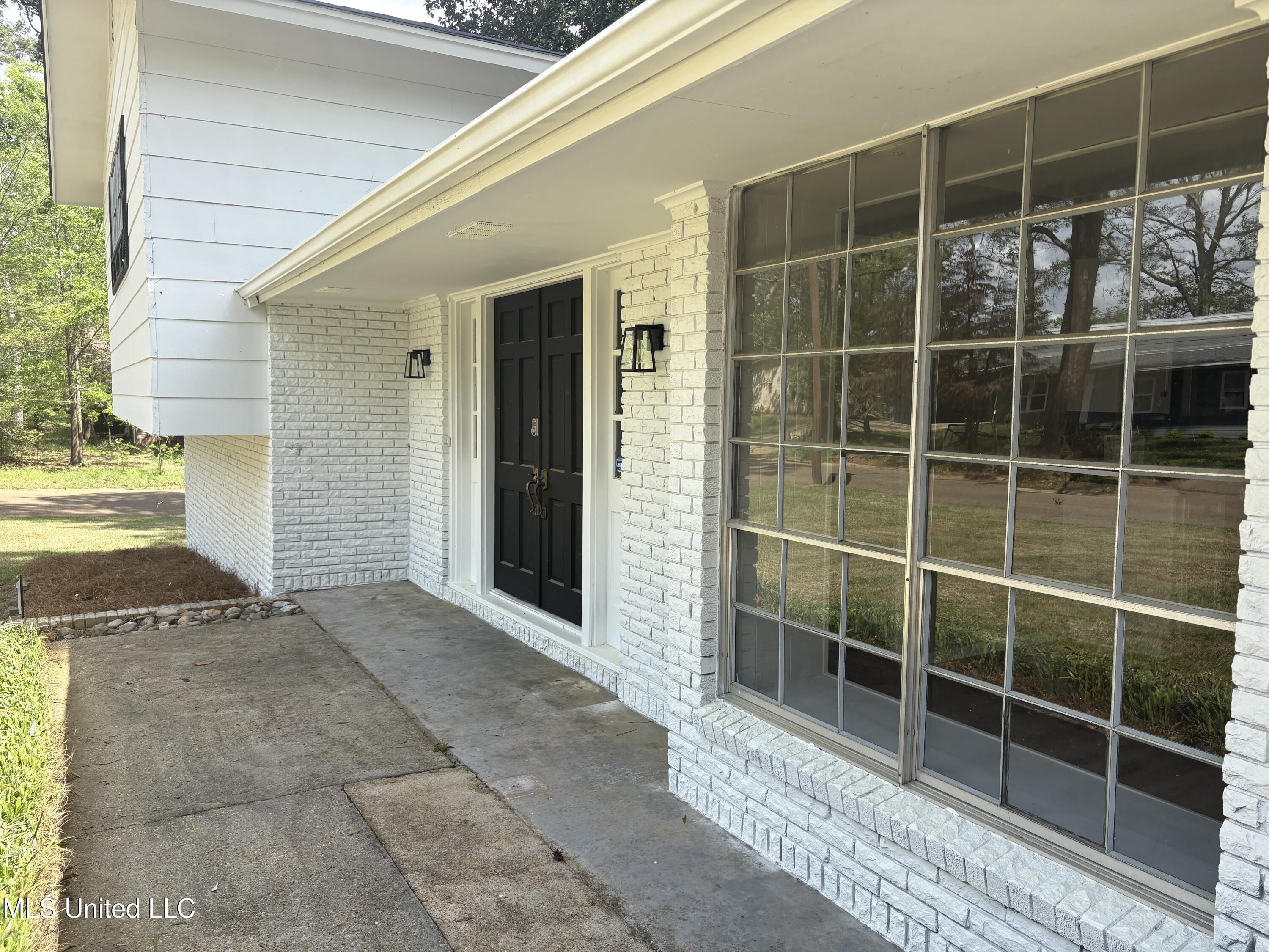 836 Post Road Clinton, MS 39056 - Photo 6 of 22 IMG_0544