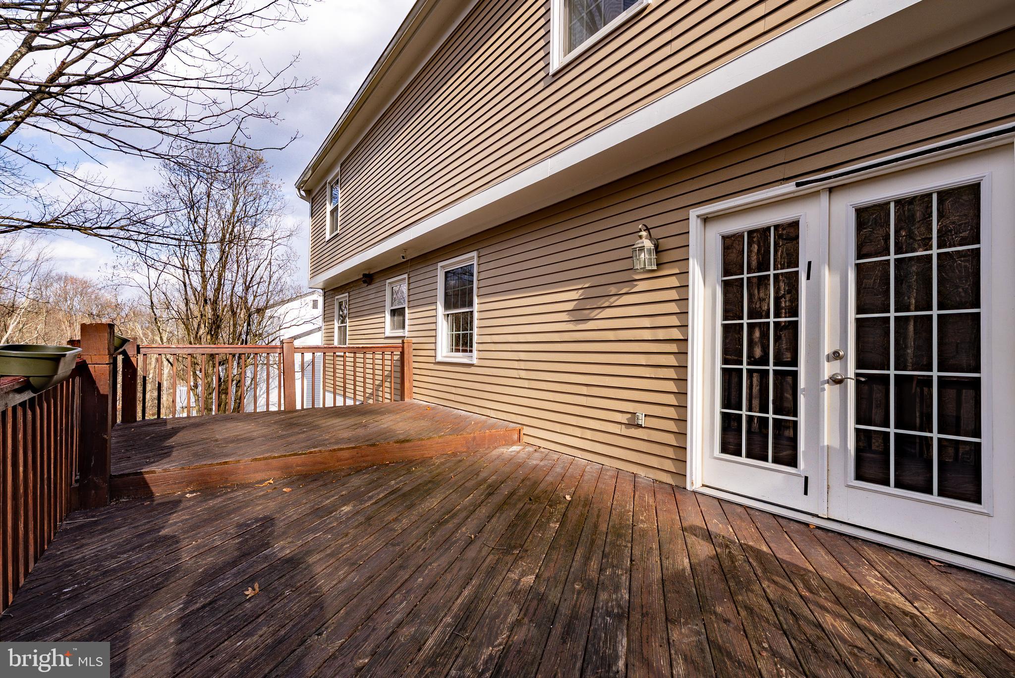 15117 Trail Ridge Road Southwest Cumberland, MD 21502 - Photo 8 of 43 Rear deck