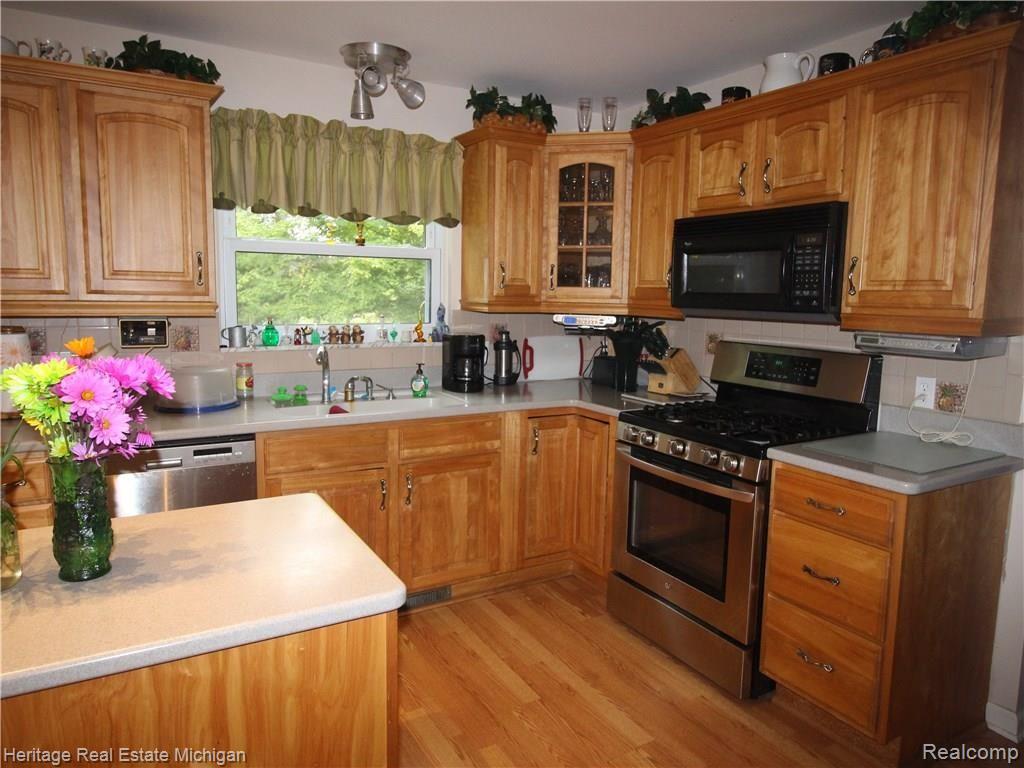 3558 Norton Road Howell, MI 48843 - Photo 2 of 13 IMG_1252.JPG