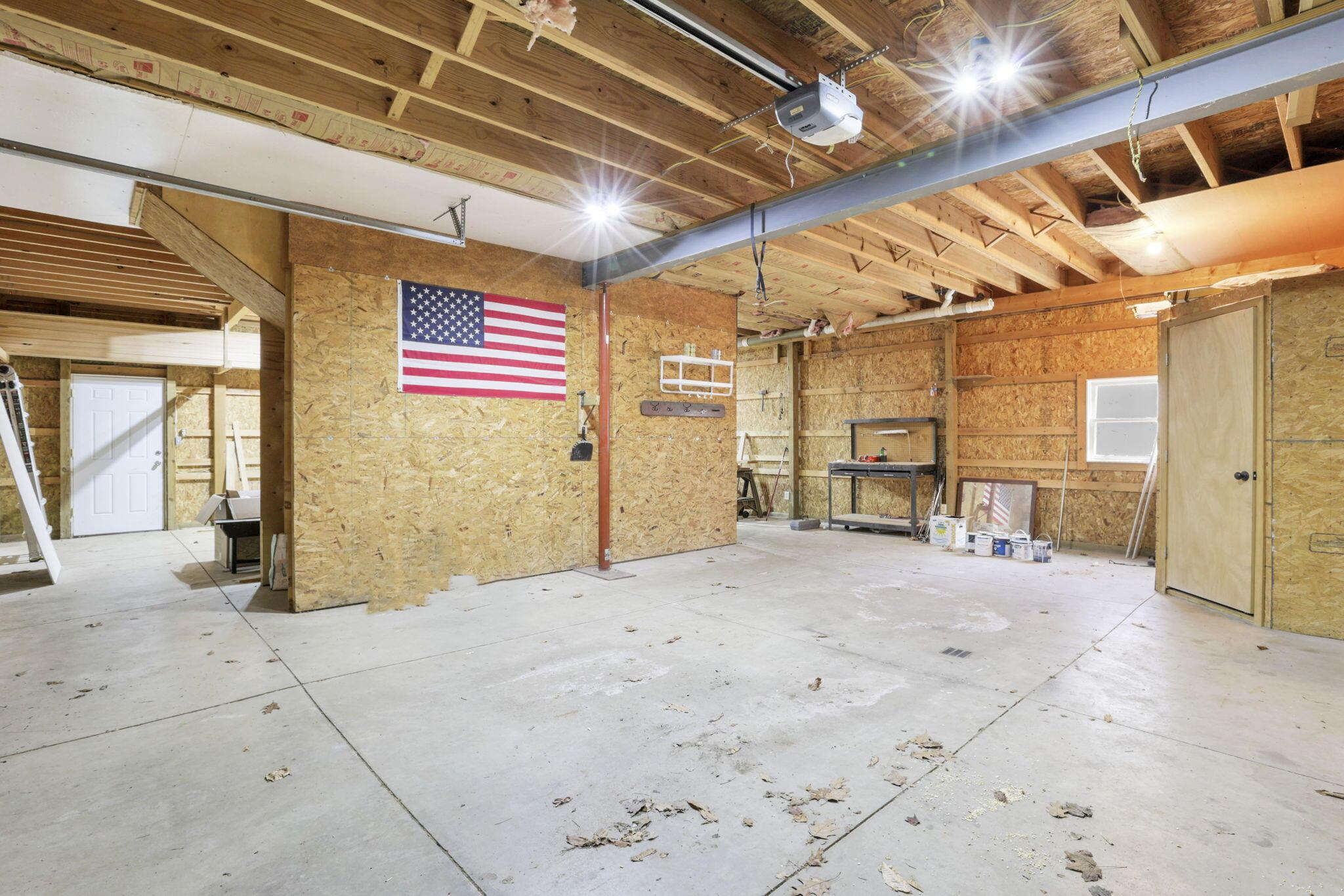 5137 Pleasant Chapel Road Southeast Newark, OH 43056 - Photo 59 of 77 Garage