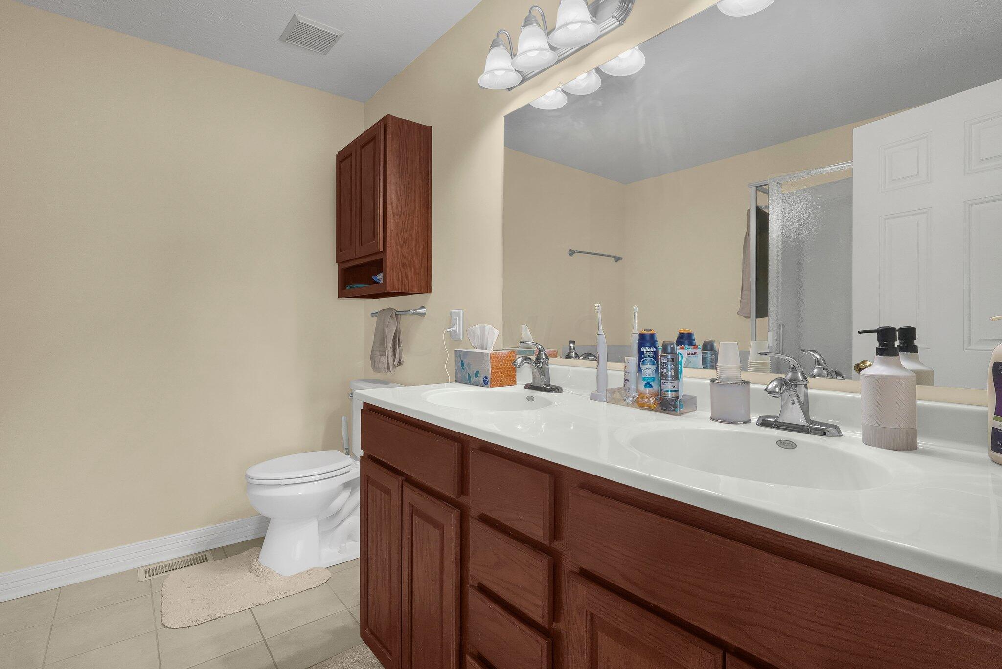 320 Vista Ridge Drive Delaware, OH 43015 - Photo 18 of 40 primary bath suite