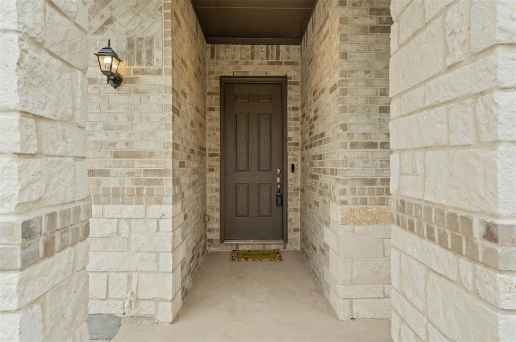 220 Shepards Street Godley, TX 76044 - Photo 5 of 37