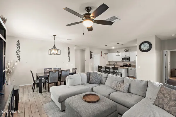 $2,195 | 242 Pacific Drive, Casa Grande, AZ 85122