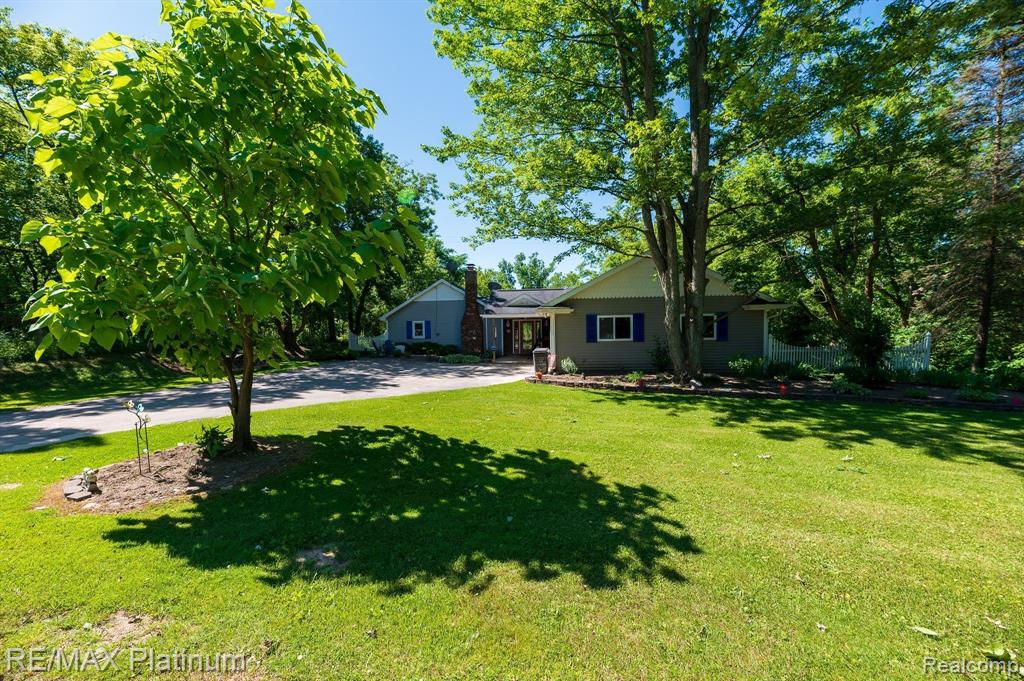 9365 Rolston Road Gaines, MI 48436 - Photo 1 of 18