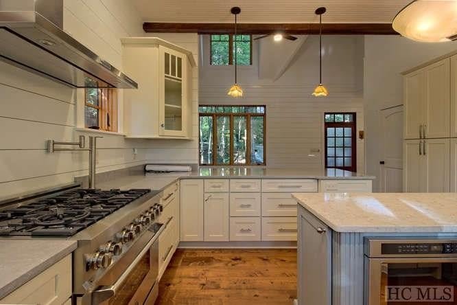 142 Wyanoak Road Highlands, NC 28741 - Photo 4 of 36 Gallery Image 4