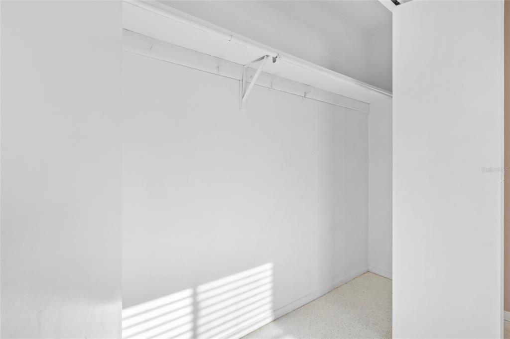 2410 Britannia Road Sarasota, FL 34231 - Photo 19 of 45 Gallery Image 19