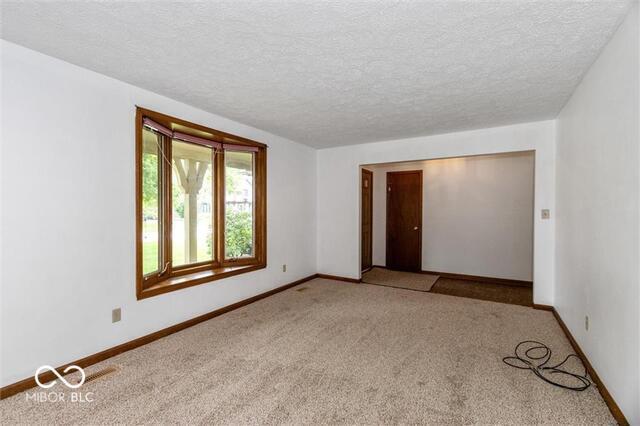 12751 Wembly Road Carmel, IN 46033 - Photo 3 of 21 Gallery Image 3