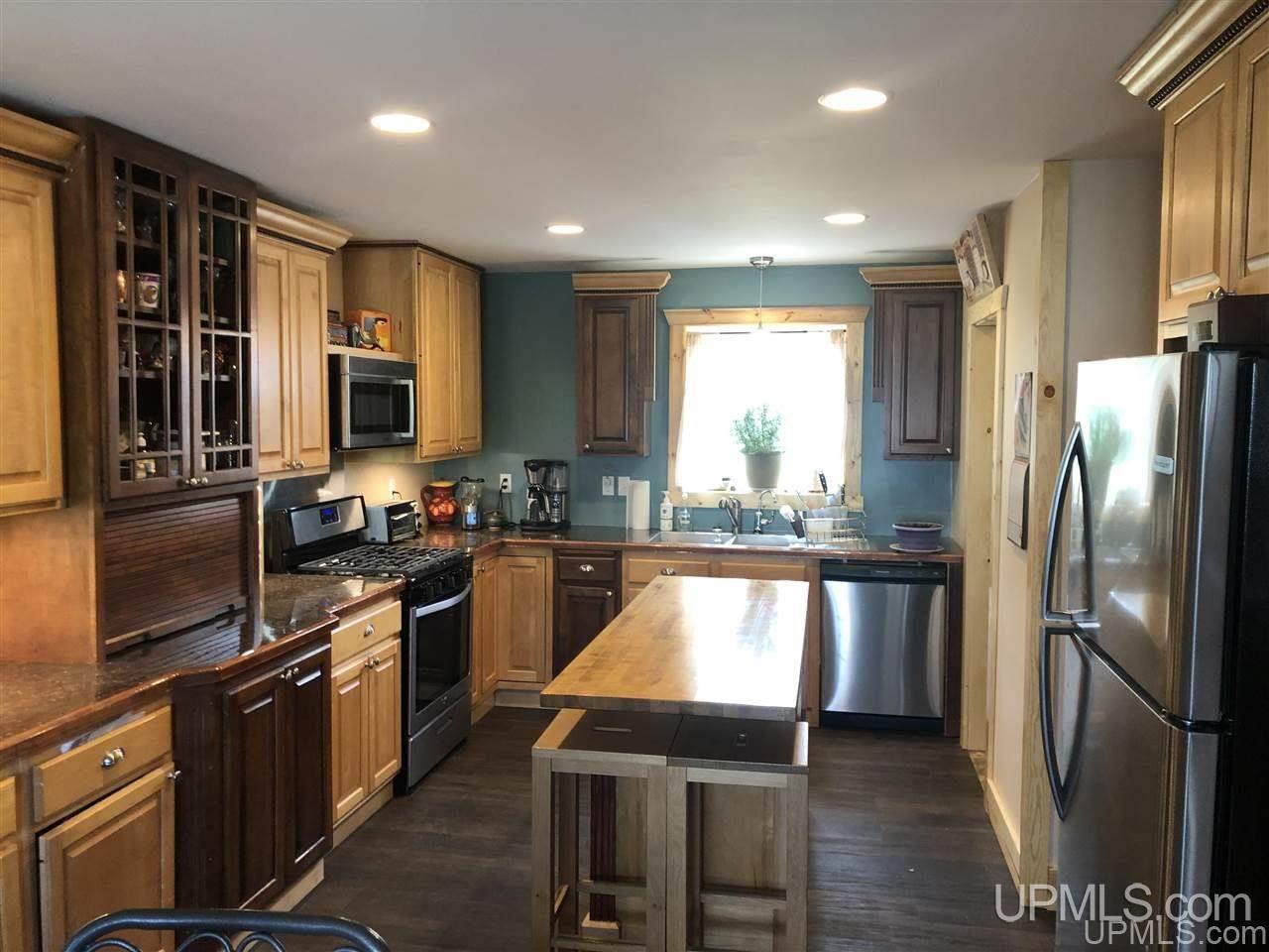 24923 Chestnut Street Calumet, MI 49913 - Photo 8 of 26