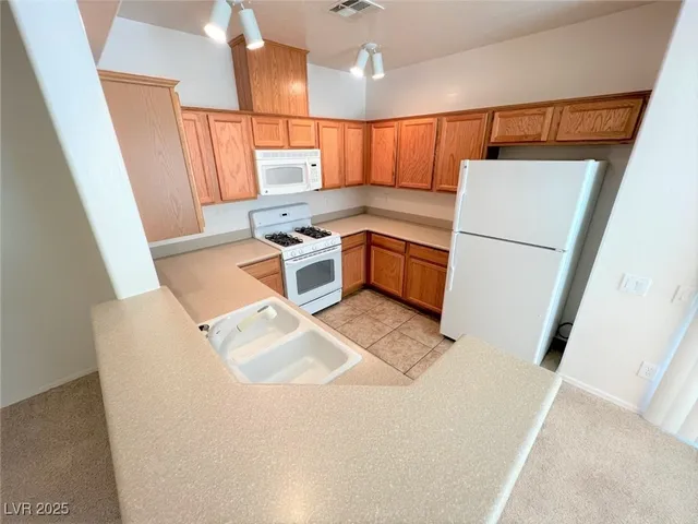 $1,590 | 6868 Sky Pointe Drive, Unit 2142, Las Vegas, NV 89131