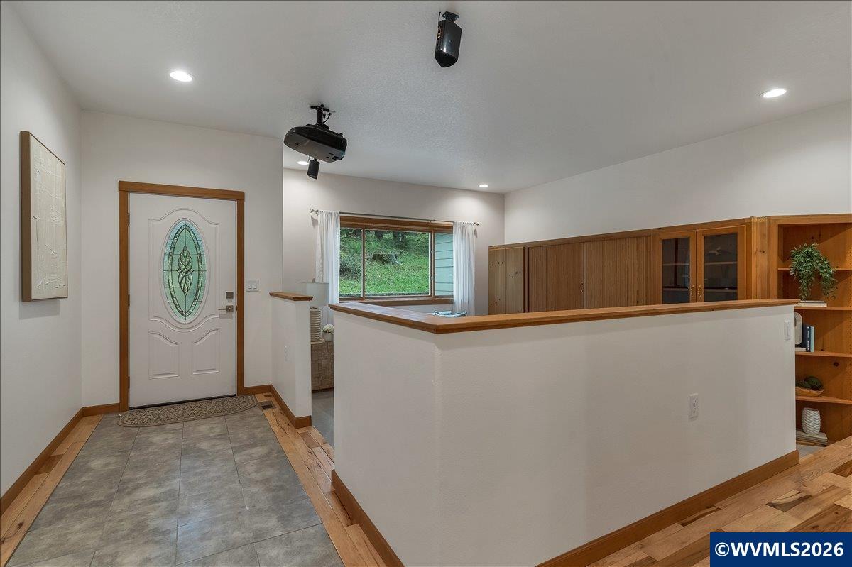 15577 Oakdale Road Dallas, OR 97338 - Photo 5 of 43