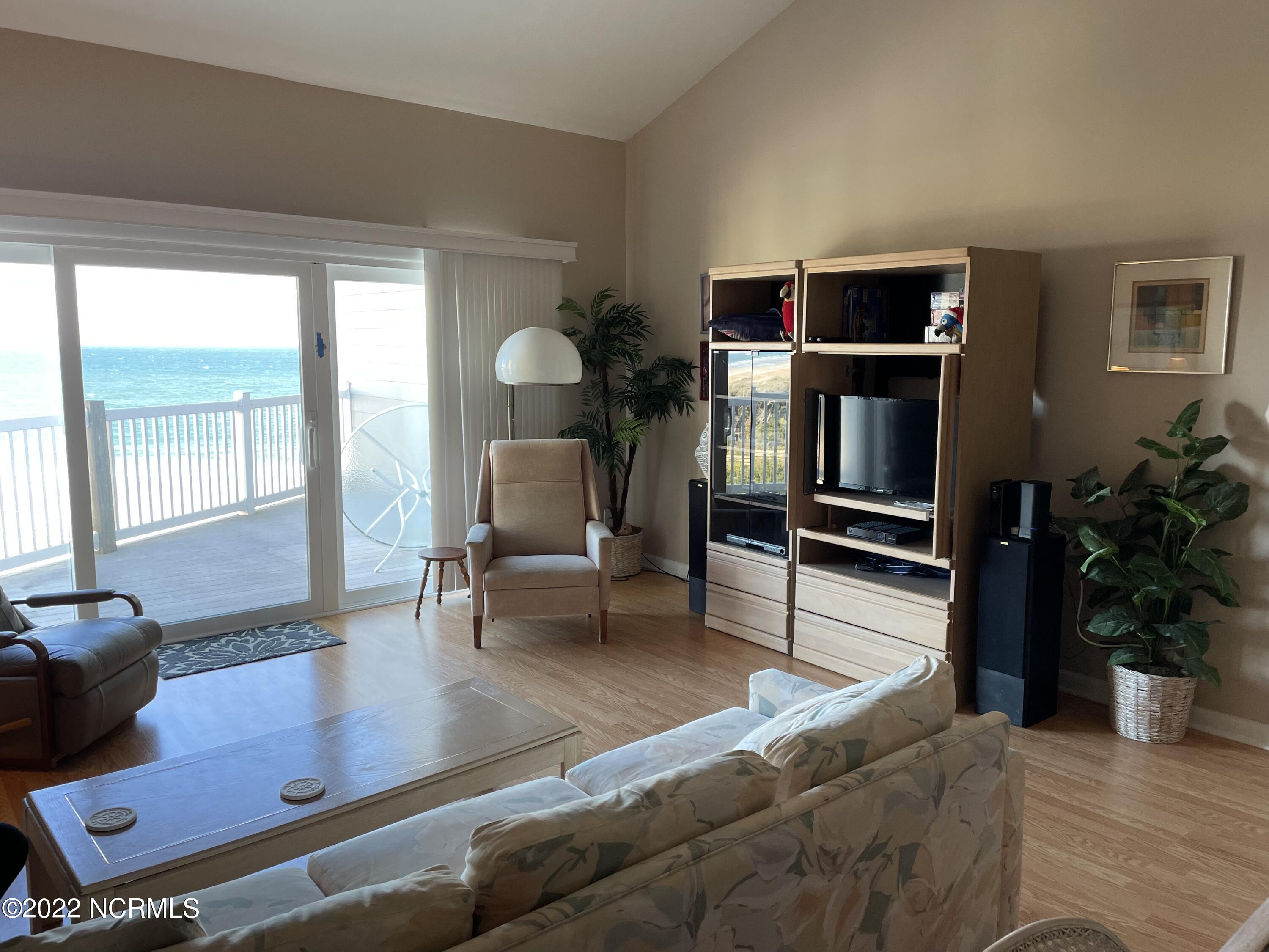 855 Salter Path Road, Unit 323 Indian Beach, NC 28512 - Photo 6 of 16 Great Room