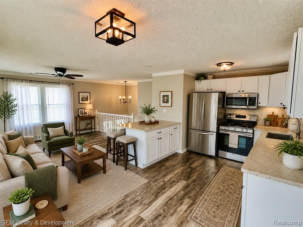 1869 Union Lake Road Commerce Township, MI 48382 - Photo 4 of 20