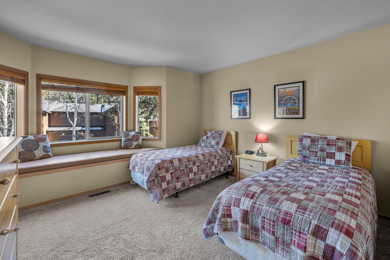 57379 Beaver Ridge Loop, Unit 30D2 Sunriver, OR 97707 - Photo 15 of 22 57379 Beaver Ridge #15
