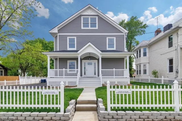 $3,395 | 169 Passaic Street, Hackensack, NJ 07601