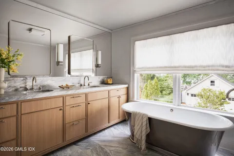 $6,850,000 | 60 Benjamin Street, Old Greenwich, CT 06870