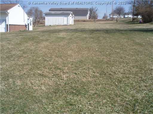 275 Maple Road Hurricane, WV 25526 - Photo 4 of 8 Yard/Garden.