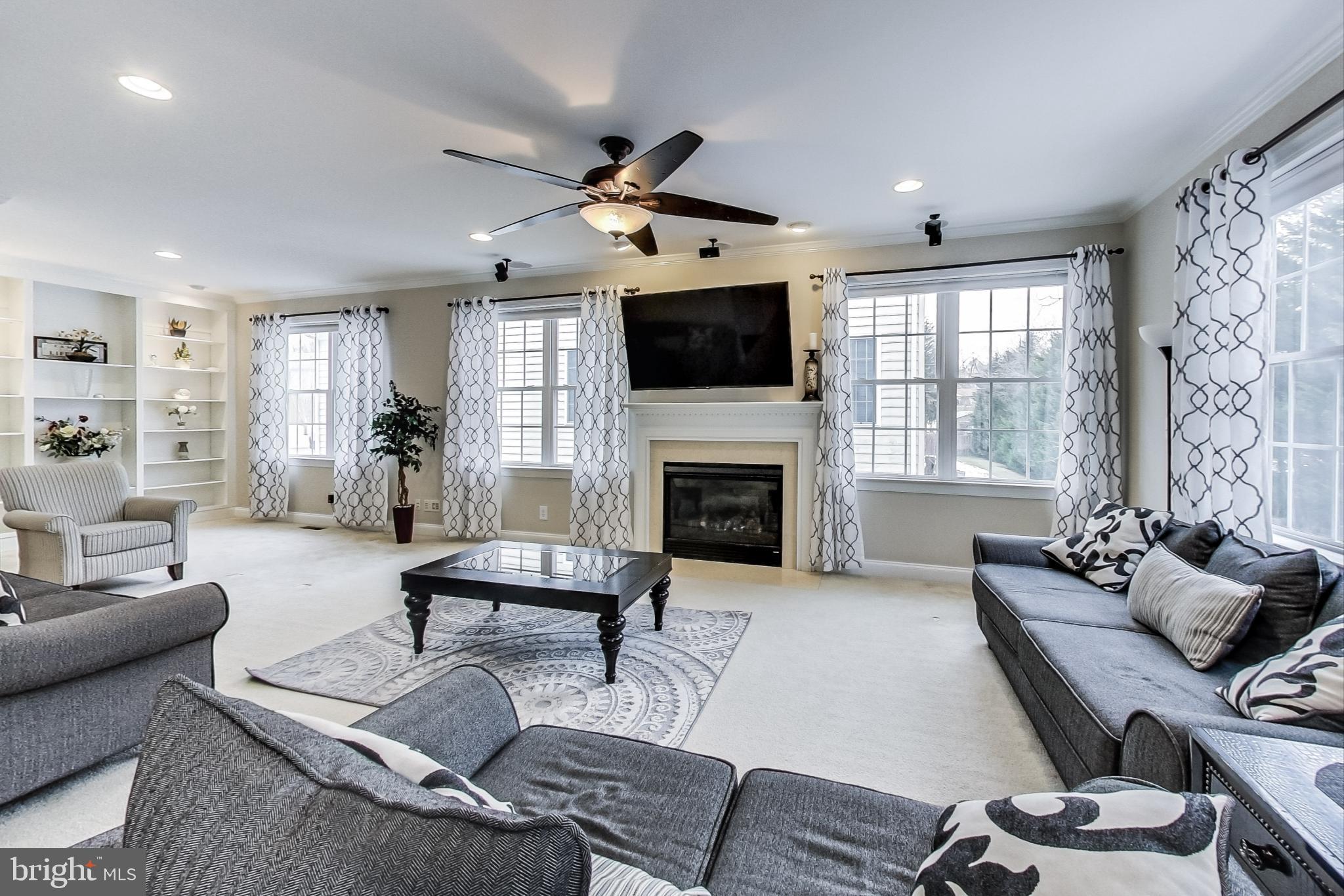 9092 Tiber Ridge Court Ellicott City, MD 21042 - Photo 15 of 52 Family Room
