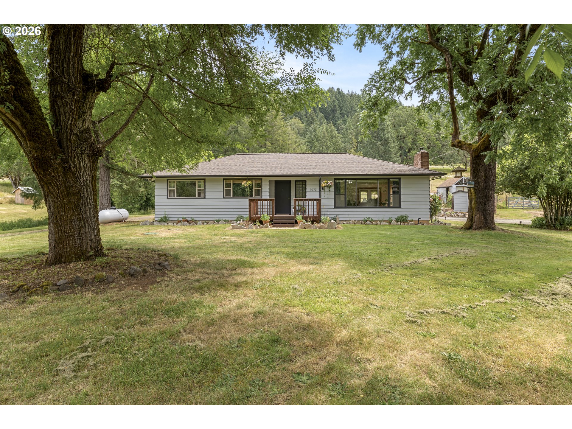 9273 Southwest Gopher Valley Road Sheridan, OR 97378 - Photo 4 of 48