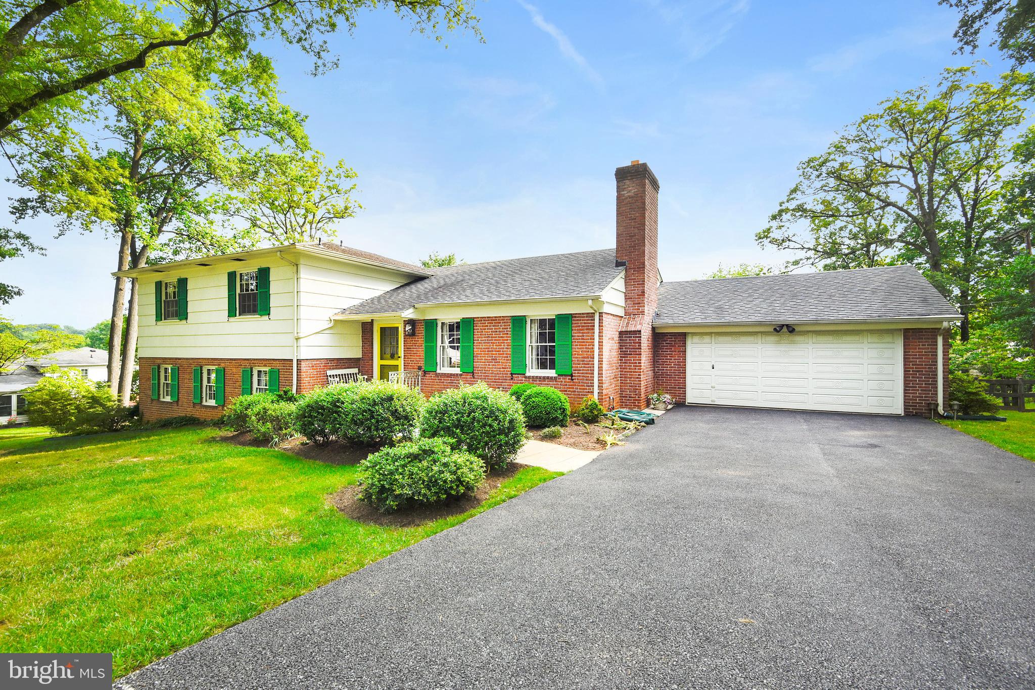 112 Croftley Road Lutherville-Timonium, MD 21093 - Photo 1 of 41 Front w/ attached 2 car garage and driveway