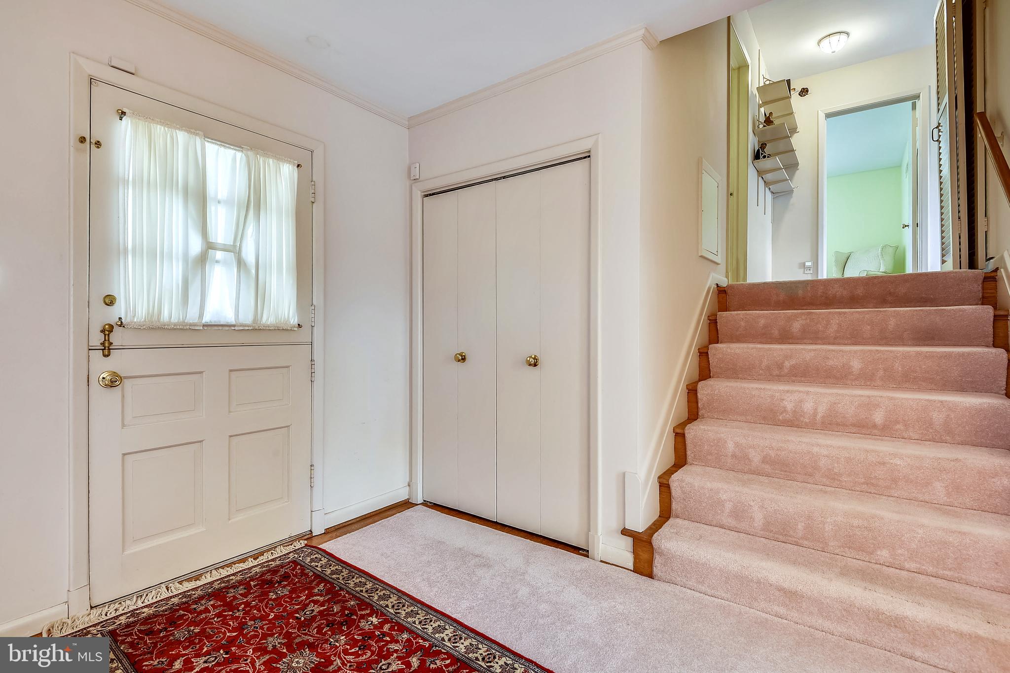 112 Croftley Road Lutherville-Timonium, MD 21093 - Photo 14 of 41 Front entrance into Living rm