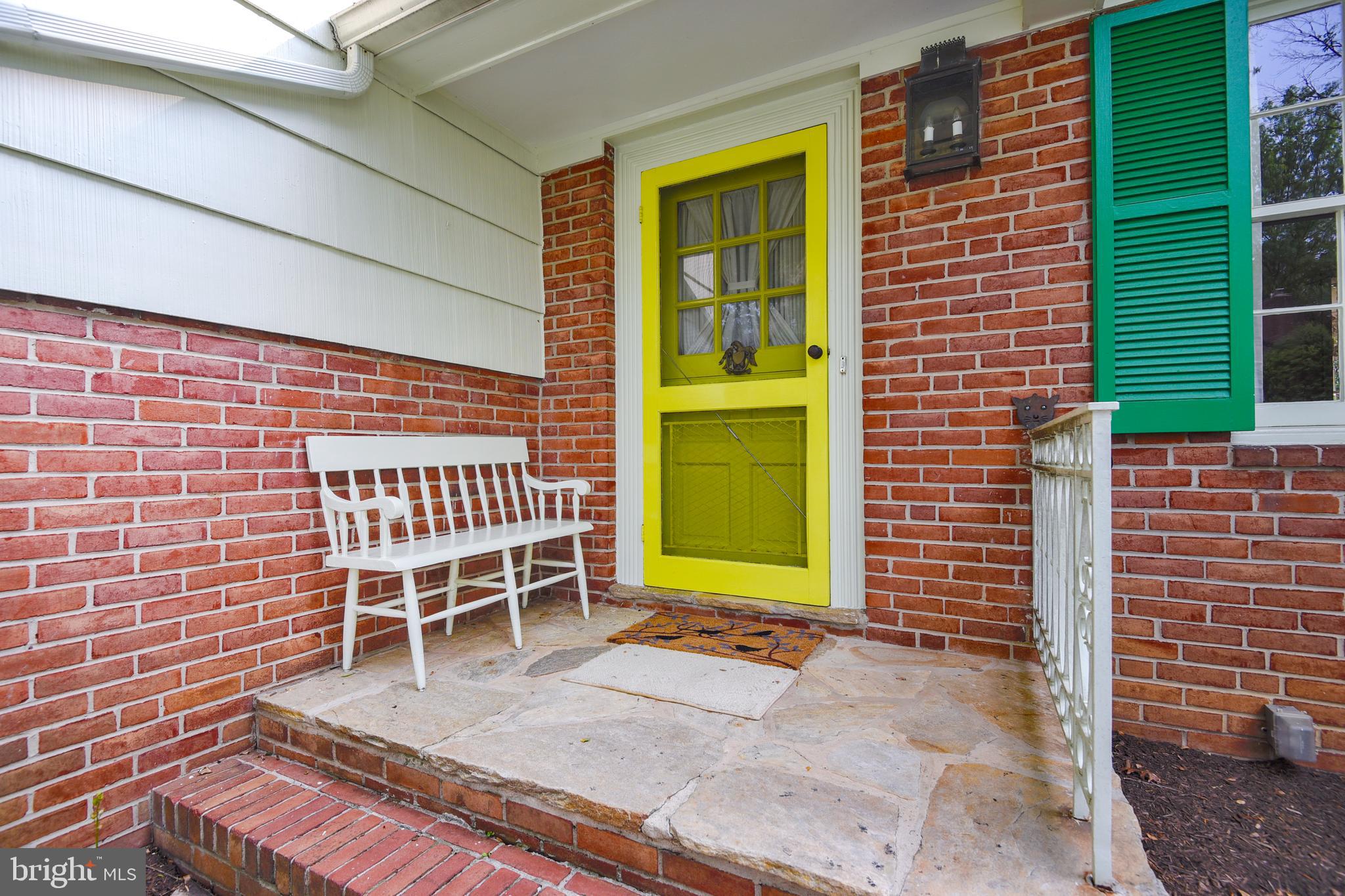 112 Croftley Road Lutherville-Timonium, MD 21093 - Photo 3 of 41 Front entry area