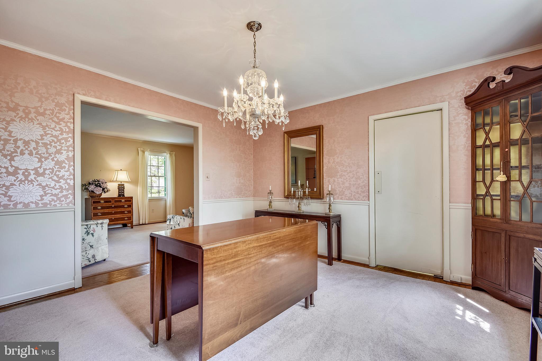 112 Croftley Road Lutherville-Timonium, MD 21093 - Photo 21 of 41 Dining room