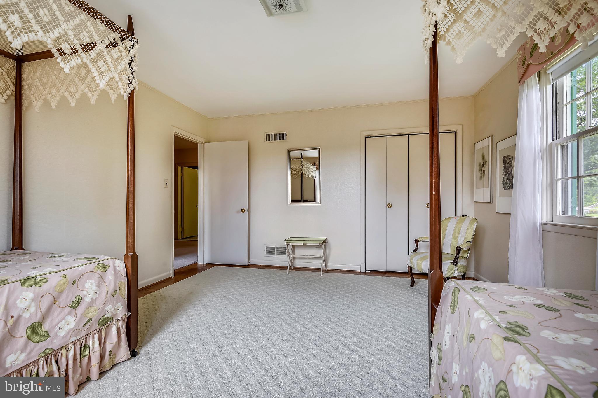 112 Croftley Road Lutherville-Timonium, MD 21093 - Photo 25 of 41 Upper level Bedroom