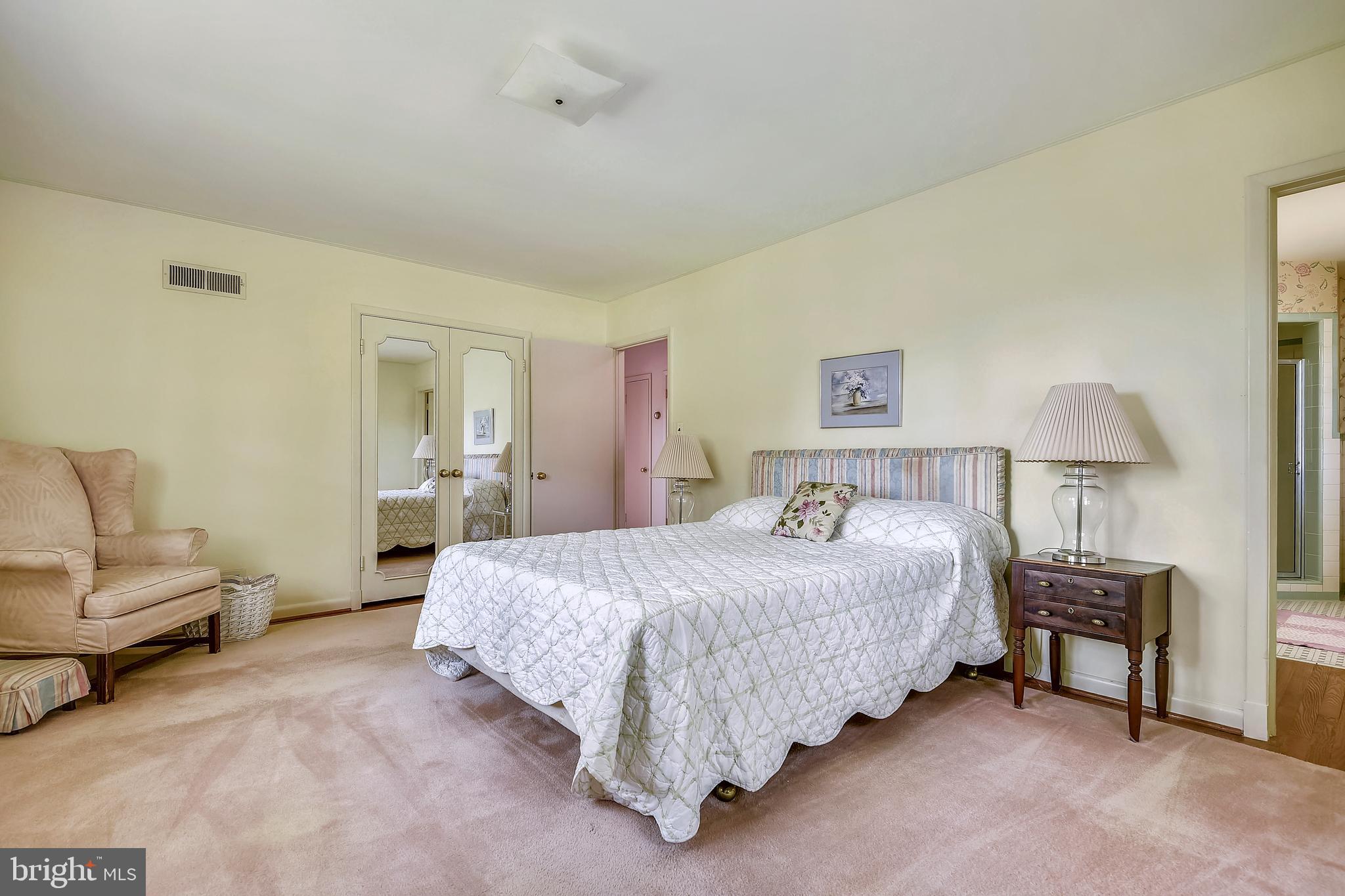 112 Croftley Road Lutherville-Timonium, MD 21093 - Photo 29 of 41 Master bedroom