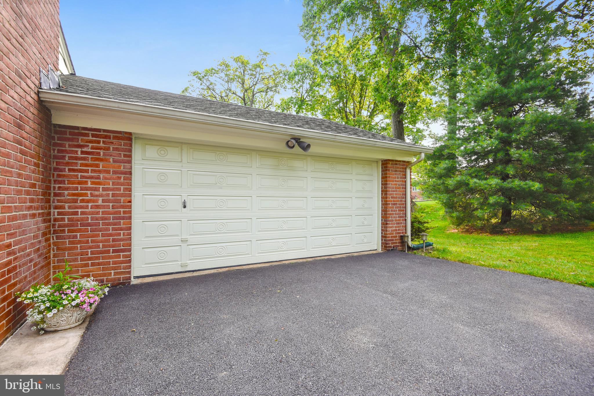 112 Croftley Road Lutherville-Timonium, MD 21093 - Photo 8 of 41 Two car attached garage w/ auto opener
