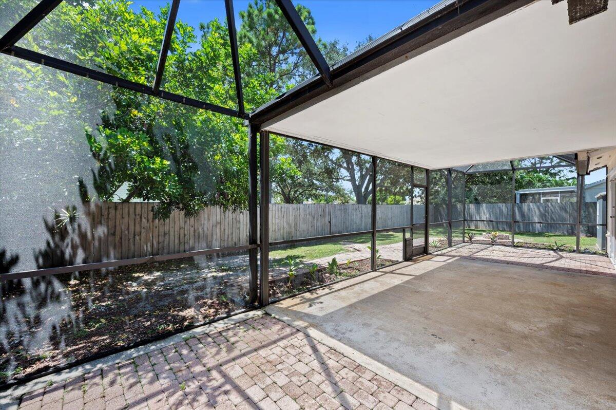 184 Greentree Circle Jupiter, FL 33458 - Photo 17 of 19 Spacious Screened Patio
