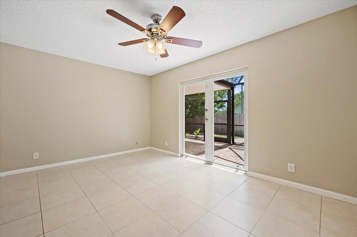 184 Greentree Circle Jupiter, FL 33458 - Photo 8 of 19 Primary Bedroom