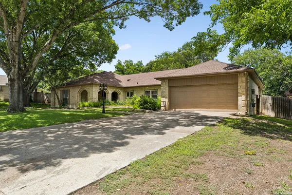$430,000 | 8706 Golden View, Windcrest, TX 78239