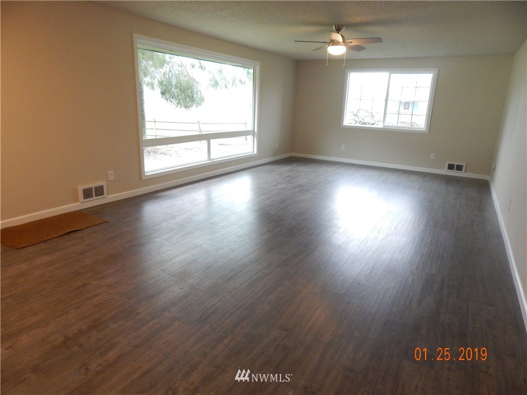 34025 Mann Road Sultan, WA 98294 - Photo 2 of 25