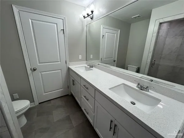 $1,100 | 2222 Multi National, Unit D, Harlingen, TX 78550