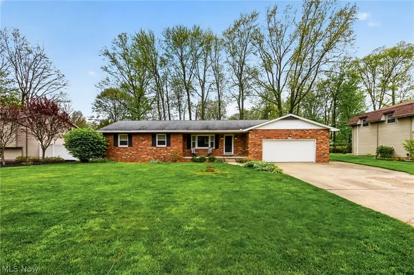 $252,000 | 324 Old Oak Drive, Cortland, OH 44410