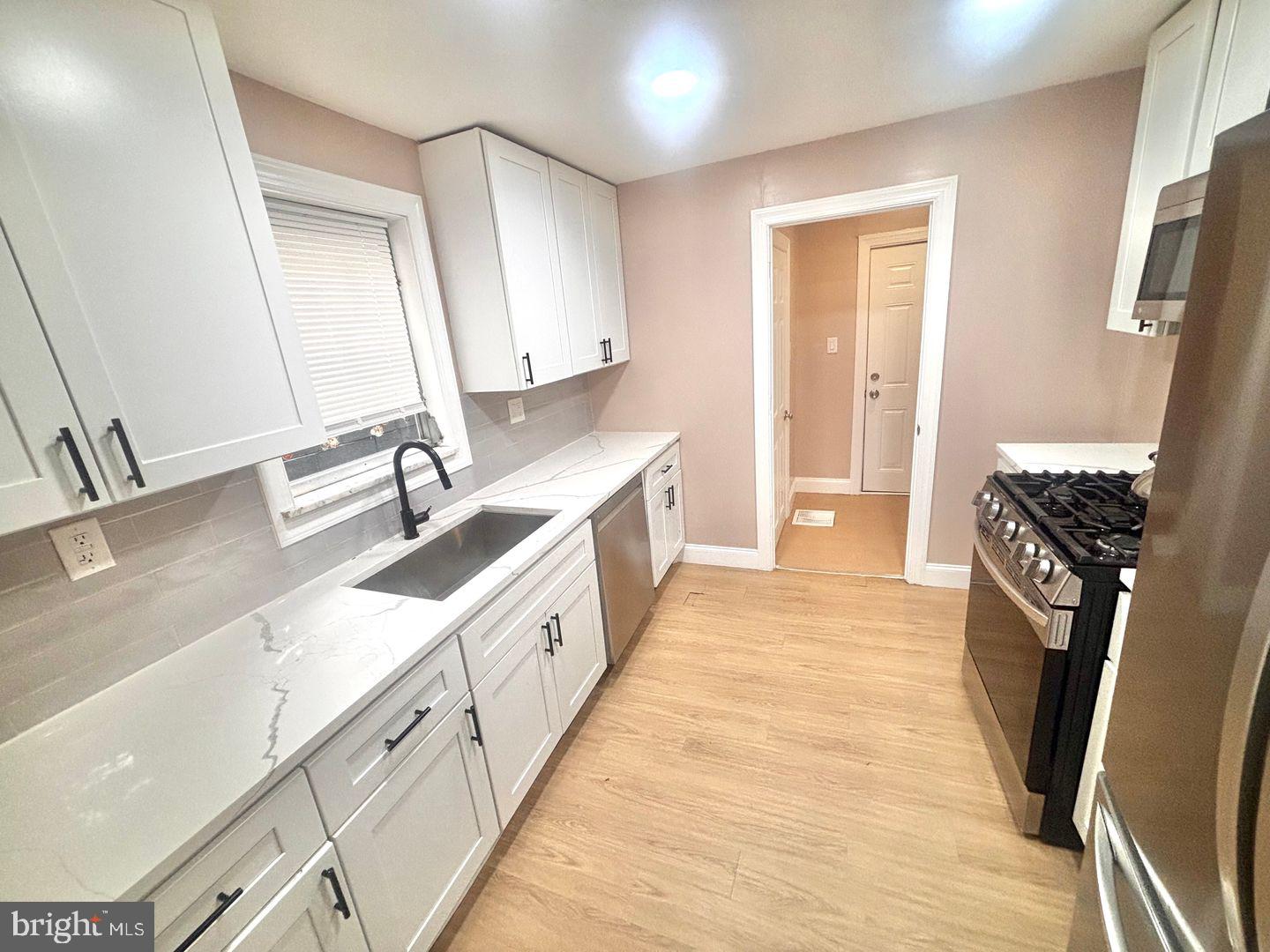 623 Fitzgerald Street Philadelphia, PA 19148 - Photo 9 of 21