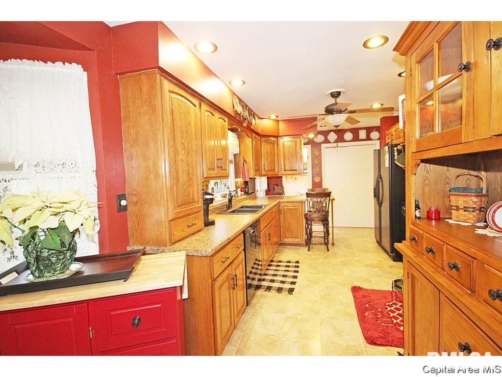 28 Arabian Spur Springfield, IL 62702 - Photo 6 of 36