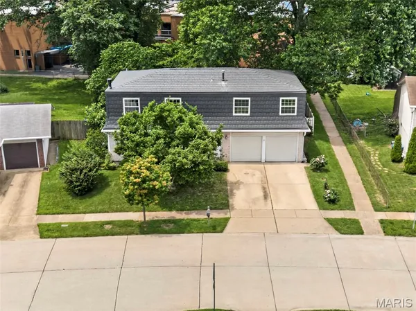 $279,900 | 3123 Donnycave Lane, Maryland Heights, MO 63043