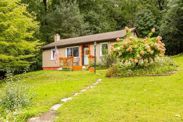 $395,000 | 32 Fairview Road, Beacon, NY 12508
