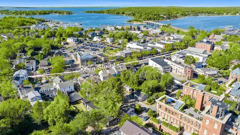 $5,995,000 | 15 Church Street, Unit PH320, Sag Harbor, NY 11963