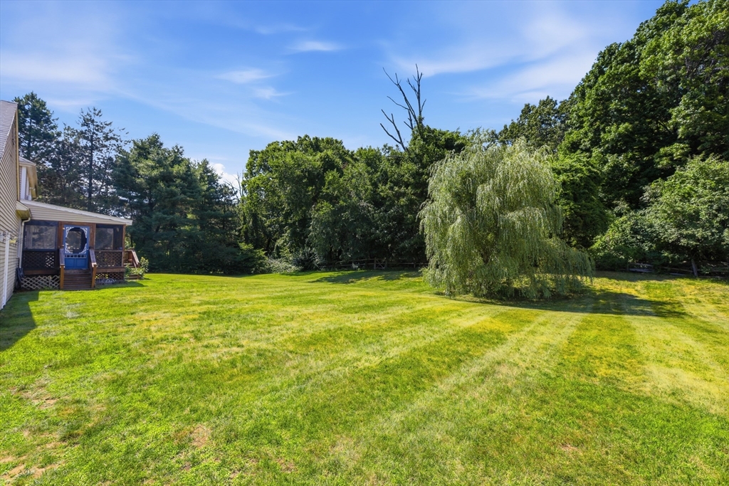 4 Oneida Place Hudson, MA 01749 - Photo 36 of 42