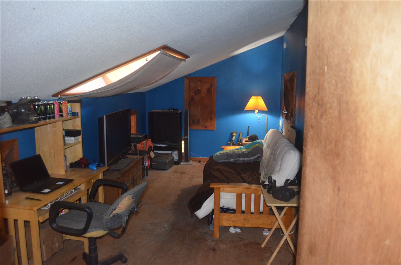 486 Old County Road North Deering, NH 03244 - Photo 7 of 16