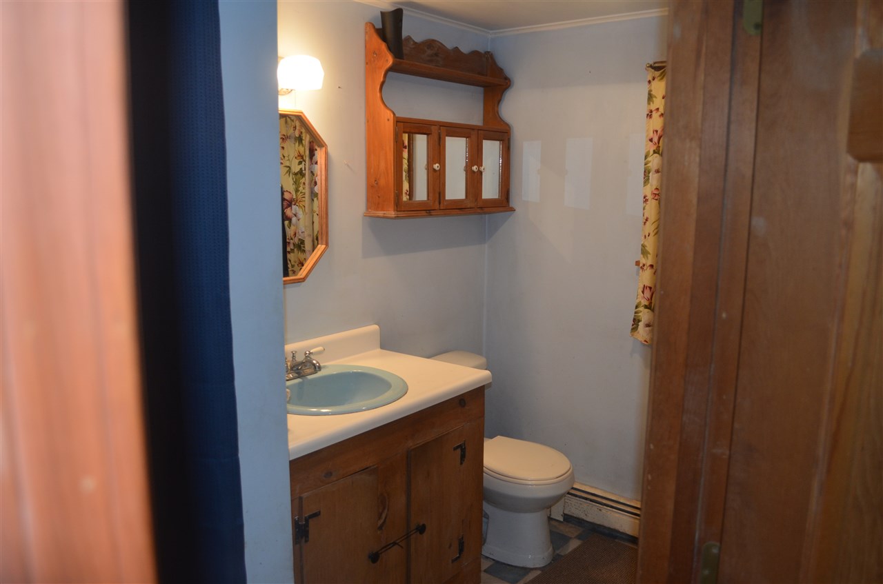 486 Old County Road North Deering, NH 03244 - Photo 9 of 16