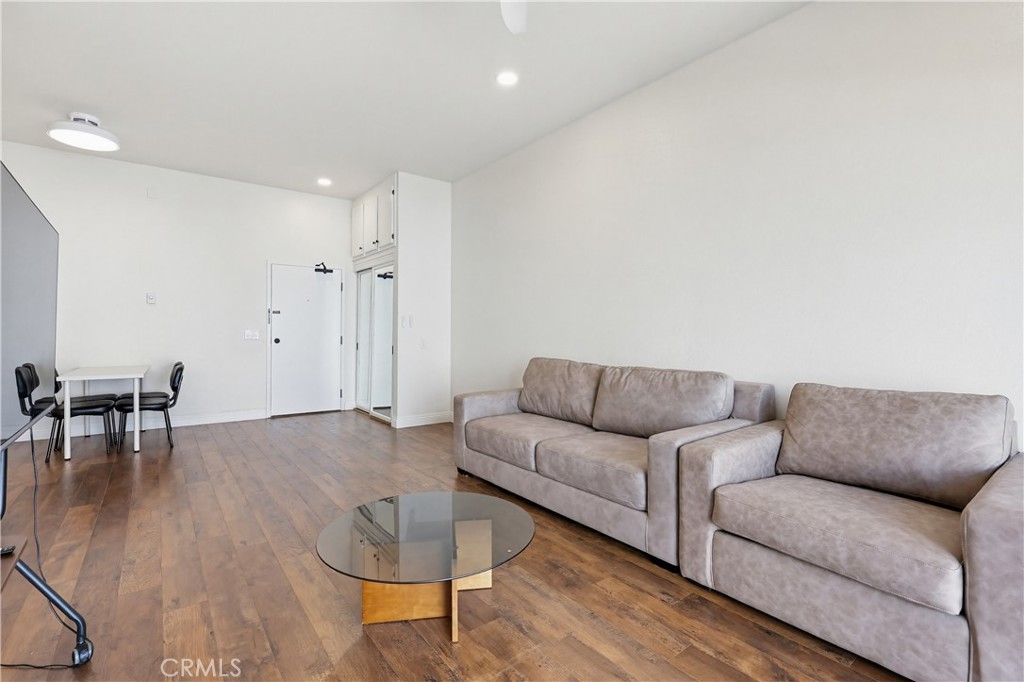 8328 Regents Road, Unit 1F San Diego, CA 92122 - Photo 7 of 23