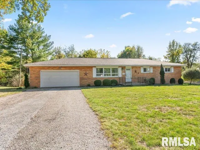 $278,500 | 6542 West Iles Avenue, New Berlin, IL 62670