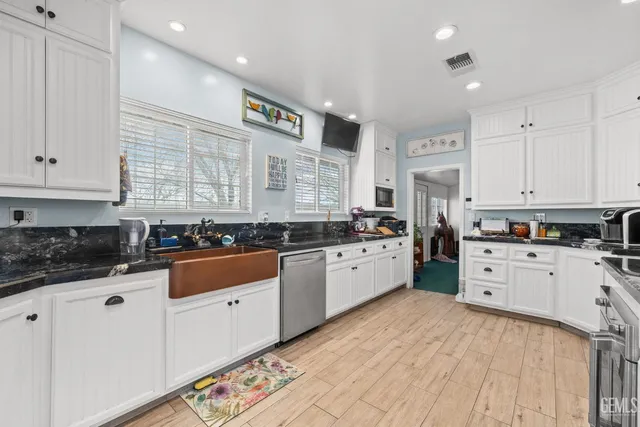 $639,900 | Undisclosed Address, Taft, CA 93268