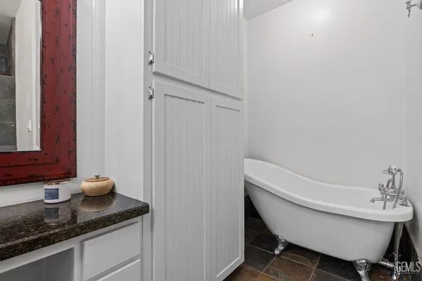 $639,900 | Undisclosed Address, Taft, CA 93268