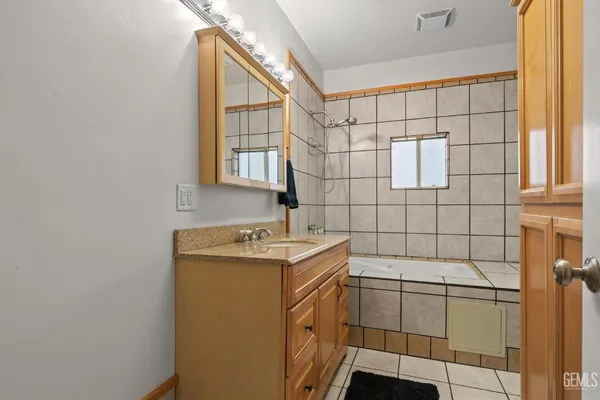 $639,900 | Undisclosed Address, Taft, CA 93268