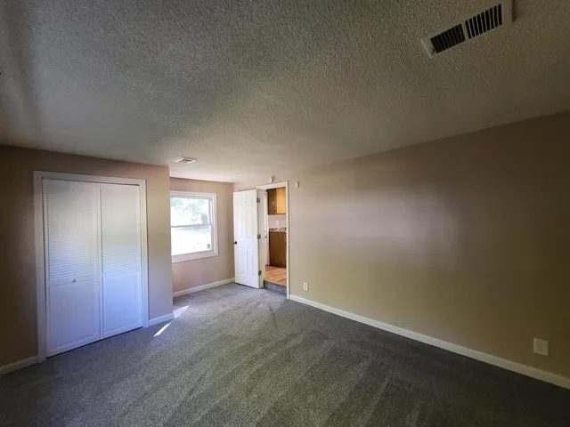 $185,000 | 21145 Frazer Avenue, Southfield, MI 48075