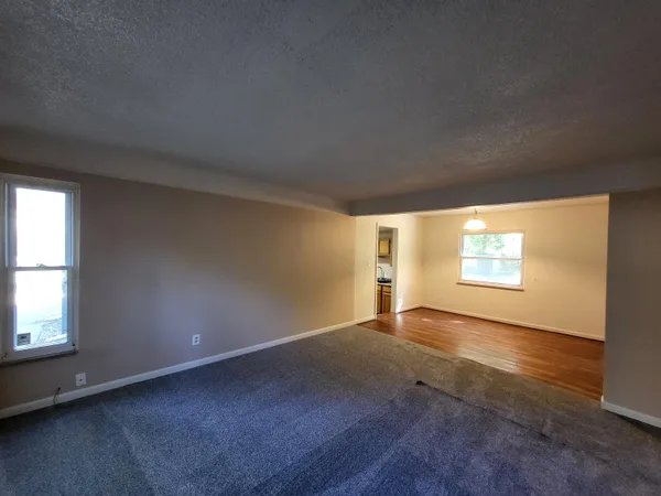 $180,000 | 21145 Frazer Avenue, Southfield, MI 48075